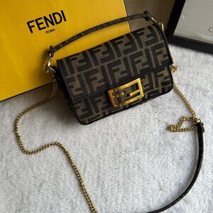 FENDI FF Logo Baguette Mini Bag in Jacquard Fabric (Brown)